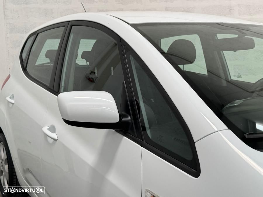 Kia Venga 1.4 CRDi ISG More - 12