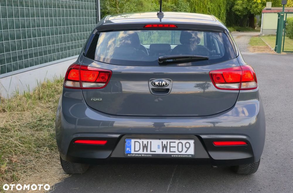 Kia Rio 1.2 L - 7