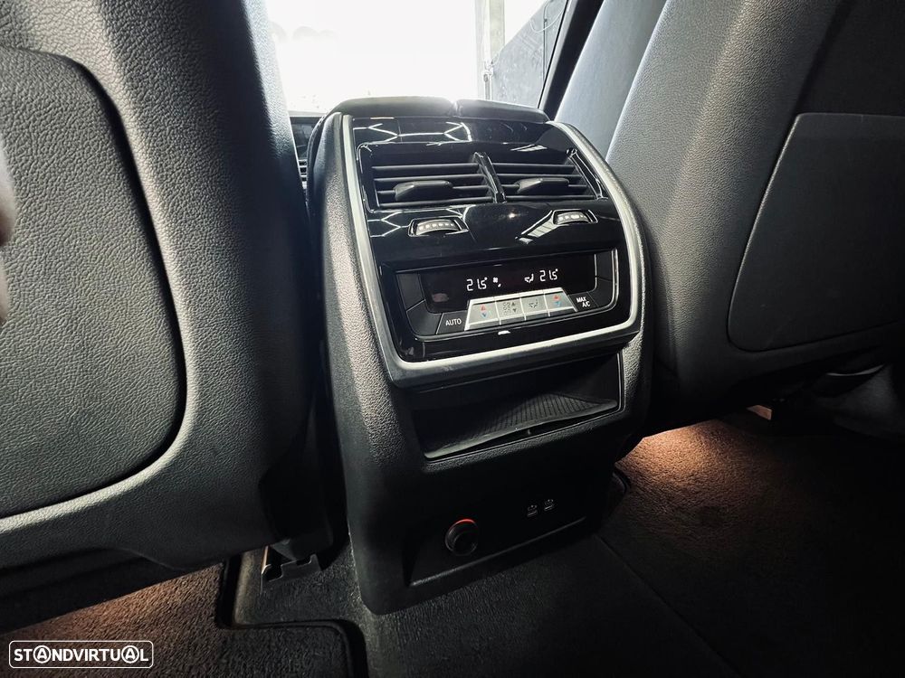 BMW X7 40 d xDrive Pack M - 26