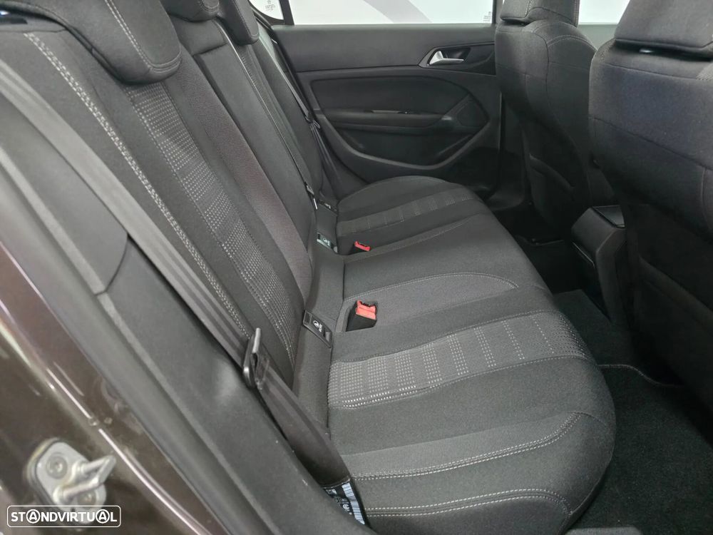 Peugeot 308 1.2 PureTech Allure Pack - 19