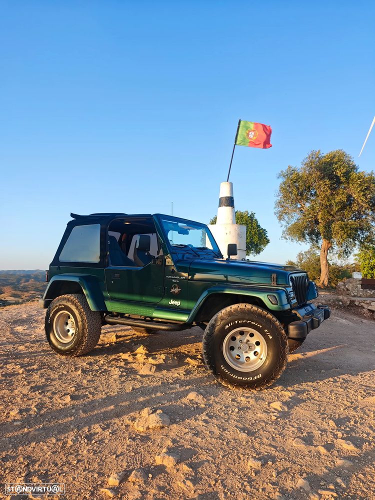 Jeep Wrangler - 4