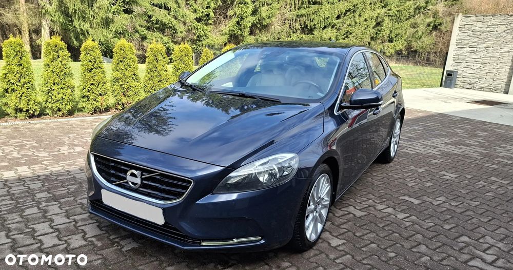 Volvo V40 D2 Momentum - 1