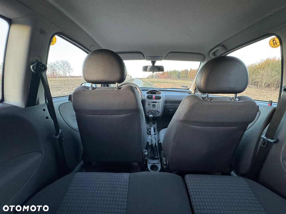 Opel Corsa 1.2 16V Essentia - 15