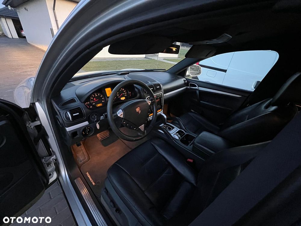 Porsche Cayenne - 12