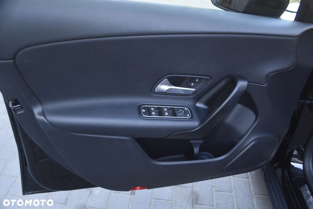 Mercedes-Benz Klasa A 200 CDI (BlueEFFICIENCY) 7G-DCT Style - 21