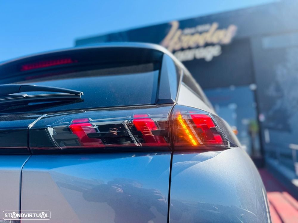 Peugeot 2008 1.2 PureTech Allure Pack EAT8 - 14
