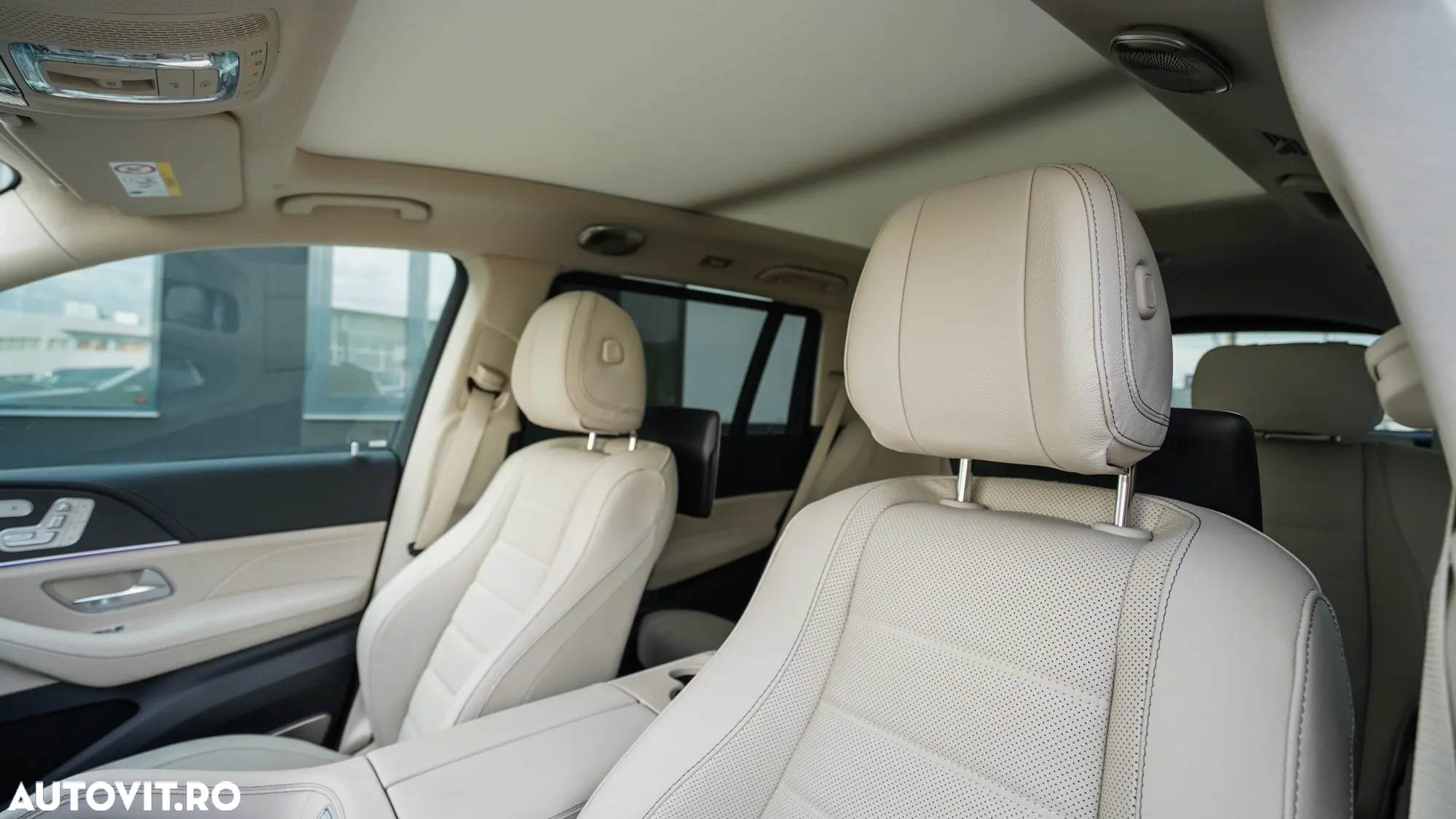 Mercedes-Benz GLS - 10