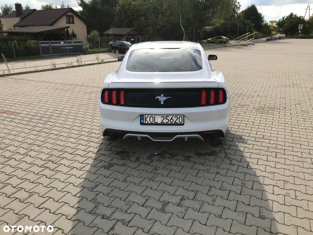 Ford Mustang - 12