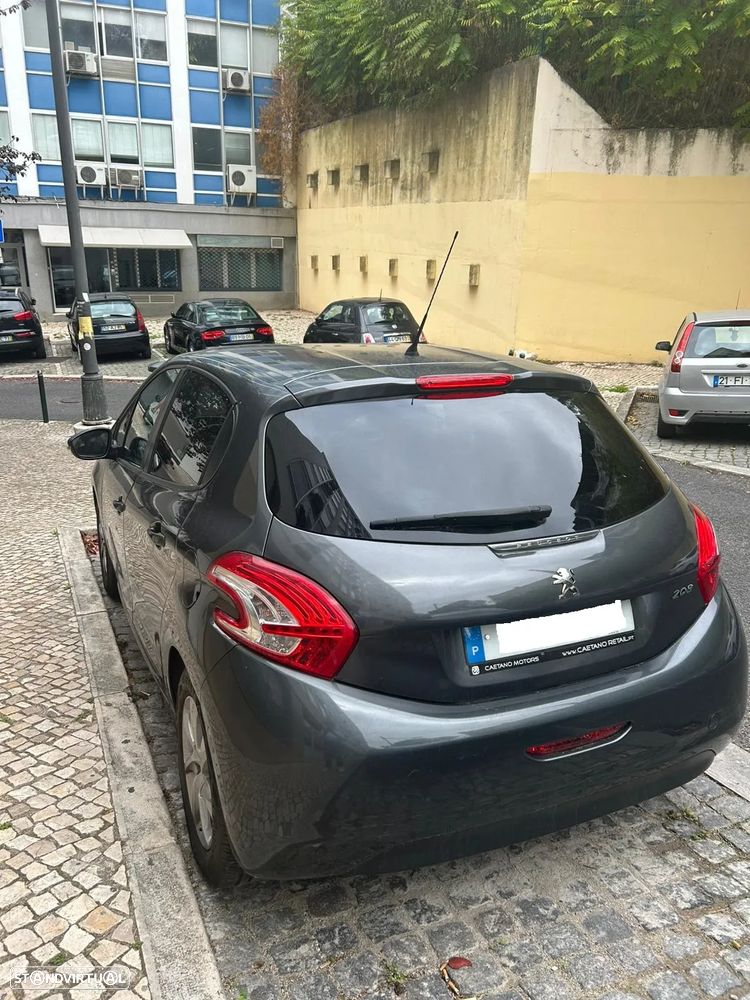 Peugeot 208 1.2 PureTech Active - 8