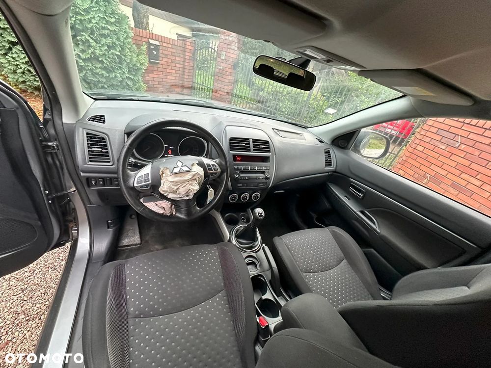Mitsubishi ASX 1.6 Inform - 10