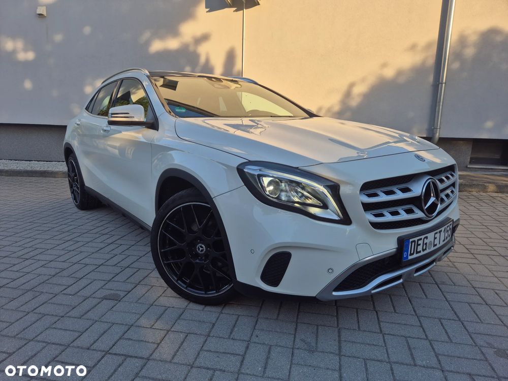Mercedes-Benz GLA 200 UrbanStyle Edition - 2