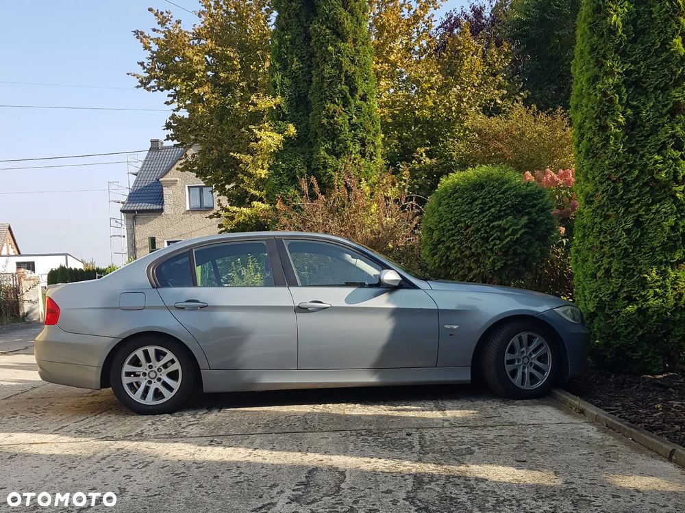 BMW Seria 3 320i - 2