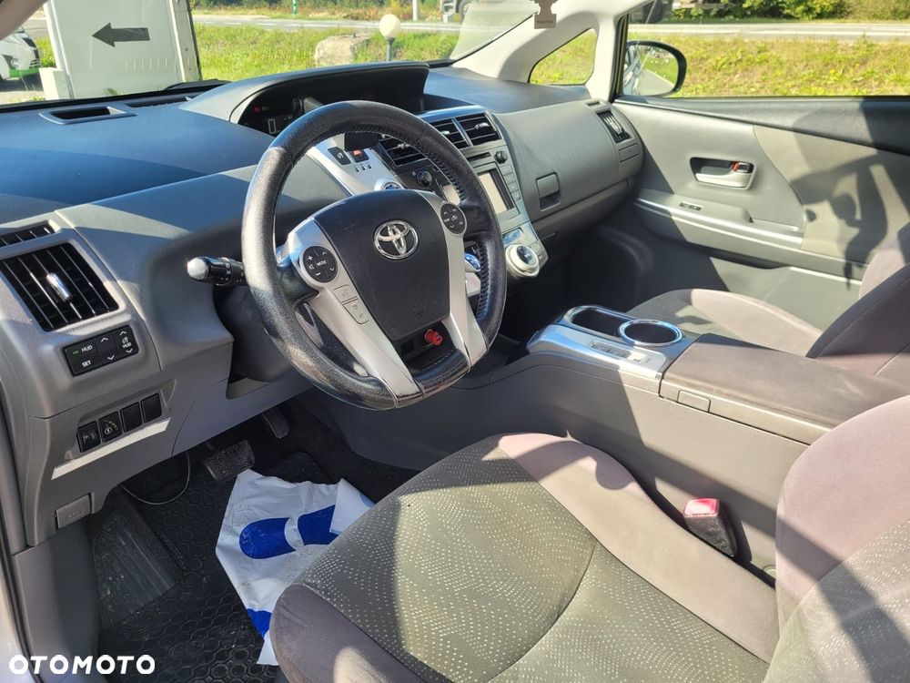 Toyota Prius+ - 10