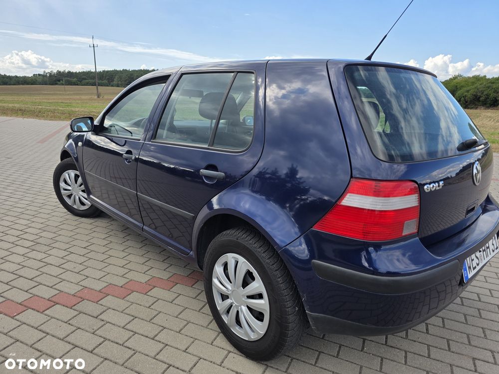Volkswagen Golf - 6