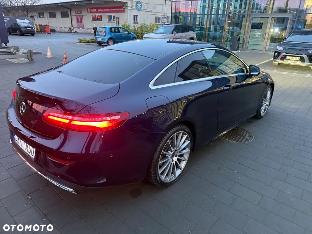 Mercedes-Benz Klasa E 220 d 4-Matic 9G-TRONIC - 11