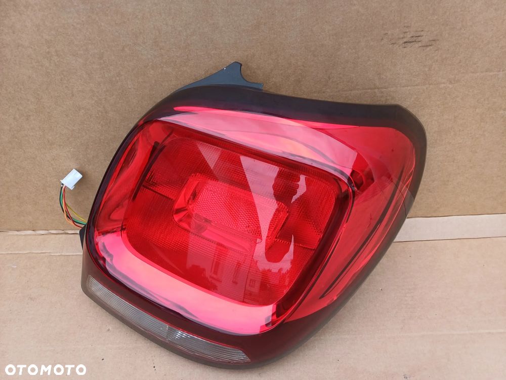 Citroen C1 II lampa prawy tył 5 drzwi 14- - 3