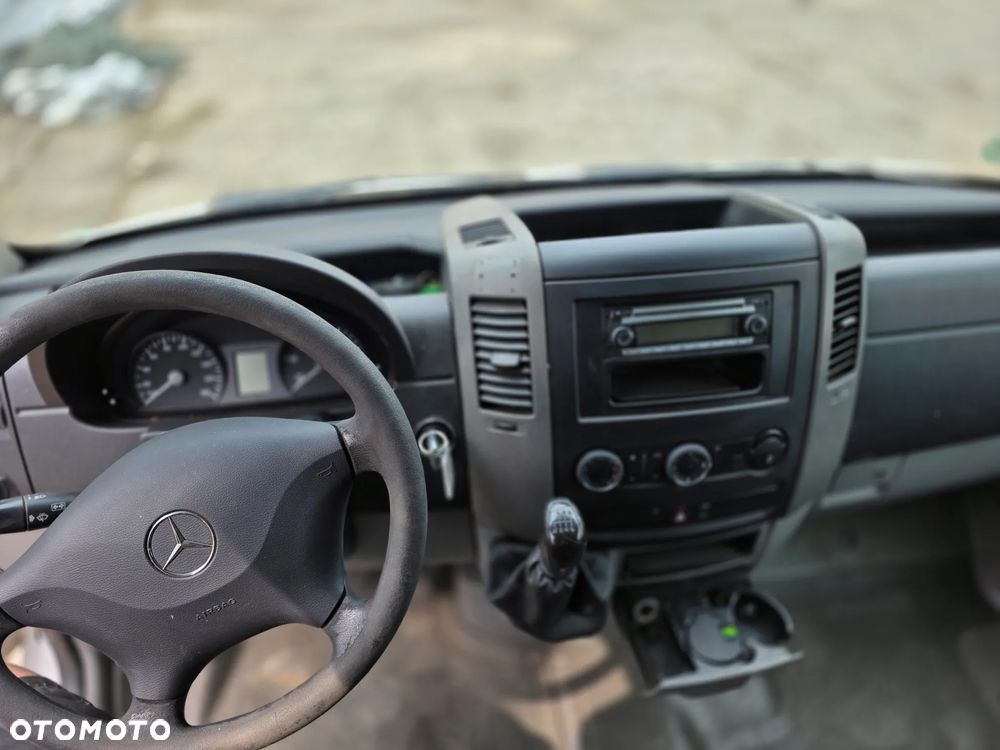 Mercedes-Benz Sprinter 906.235 - 8