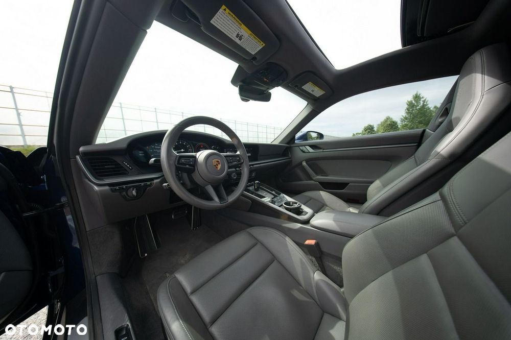 Porsche 911 Carrera PDK - 16