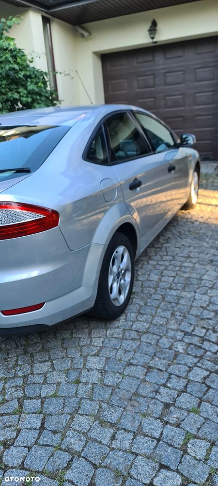 Ford Mondeo 1.8 TDCi Ambiente - 23