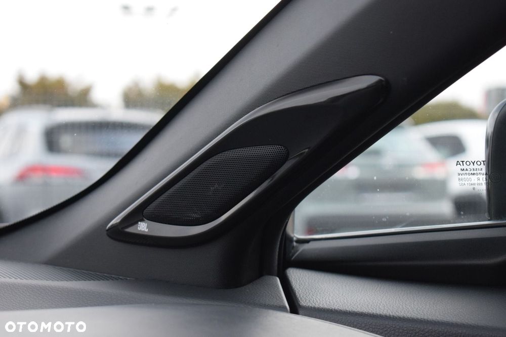 Toyota C-HR 1.8 Hybrid Neon Lime powered by JBL - 17