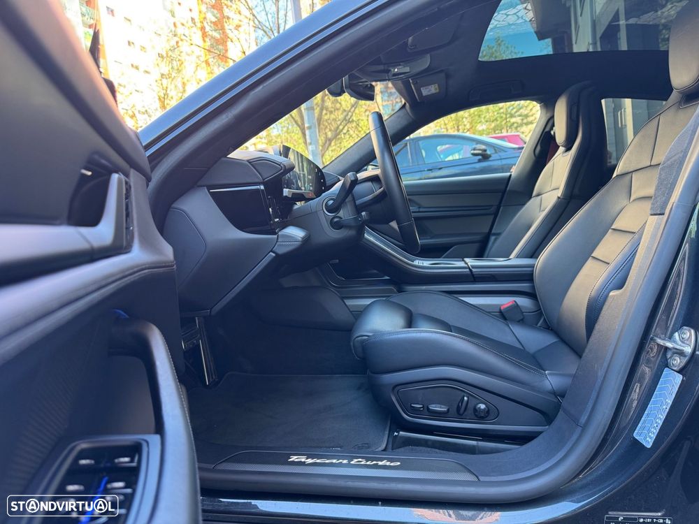 Porsche Taycan Turbo - 23
