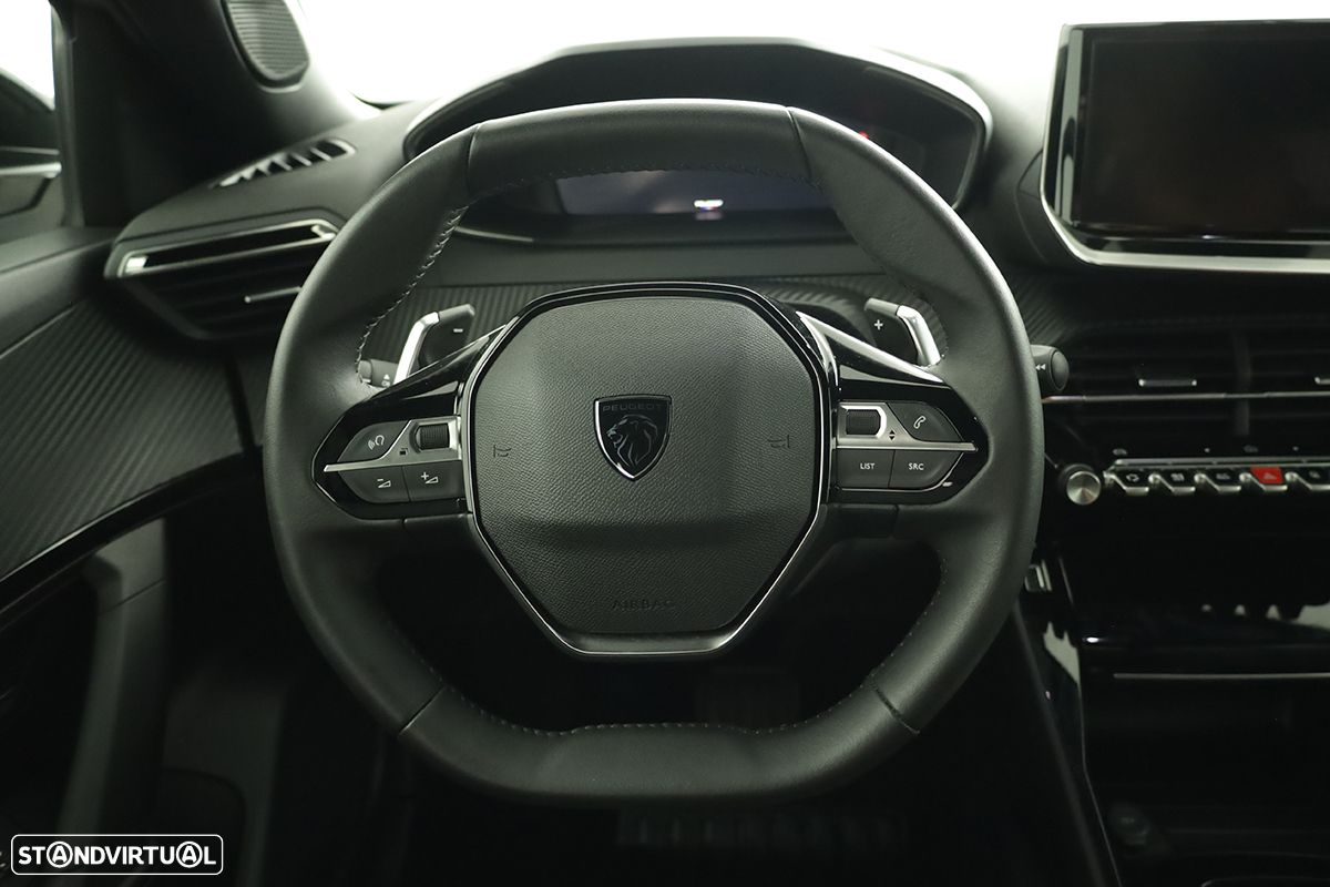 Peugeot 2008 1.2 PureTech Allure EAT8 - 15