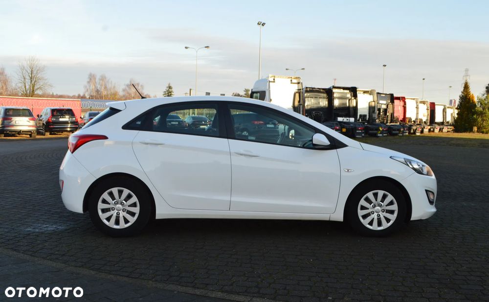Hyundai i30 1.6 CRDi BlueDrive Classic + - 9