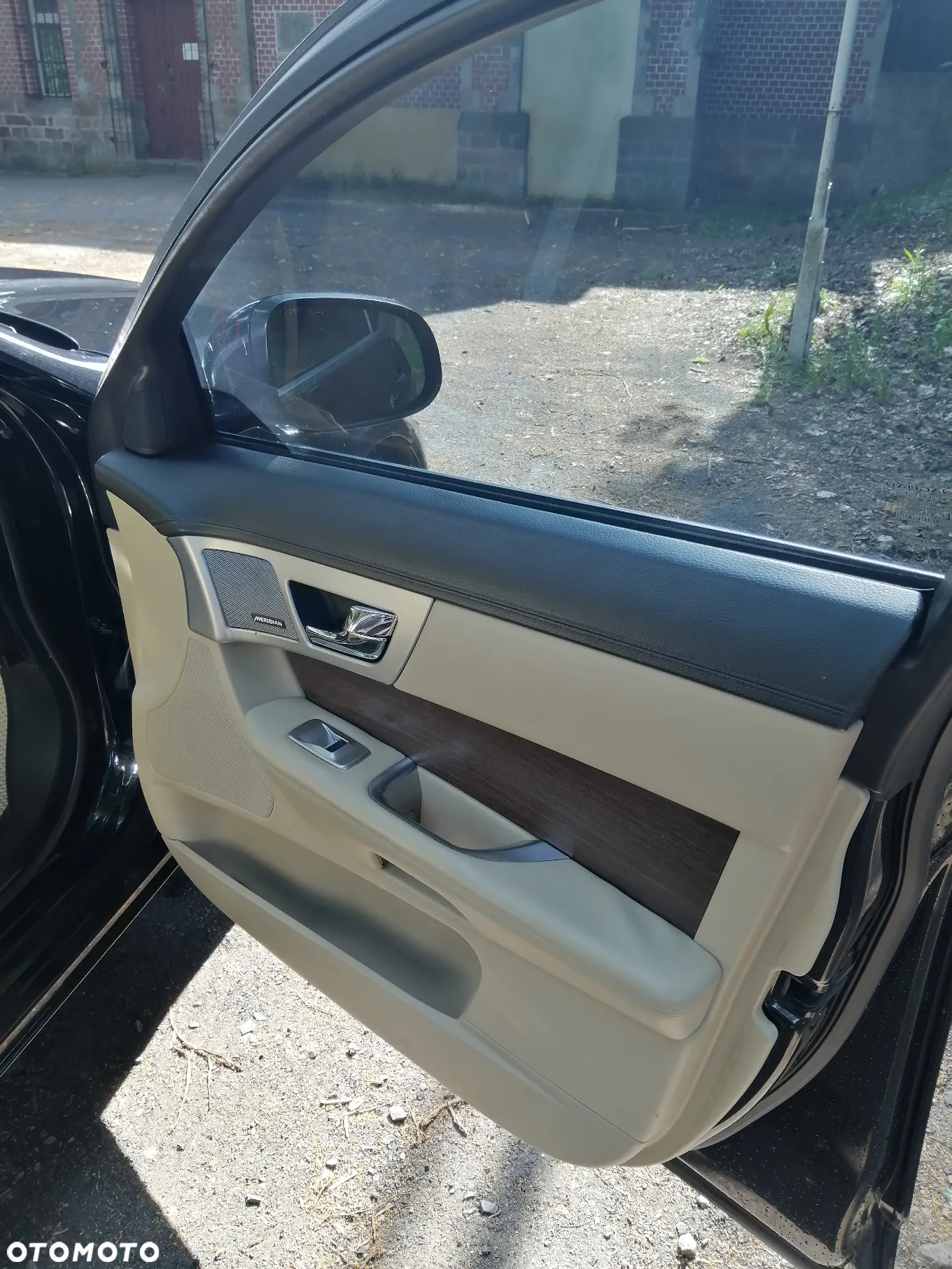 Jaguar XF 2.0 T Premium Luxury - 24