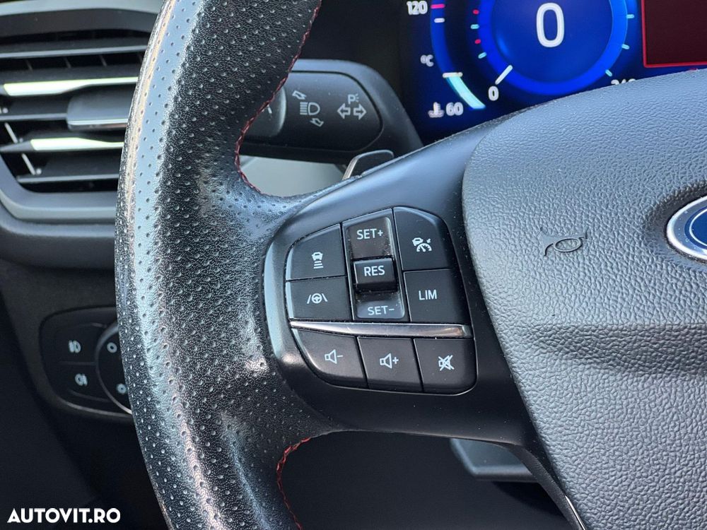 Ford Focus 1.5 EcoBoost ST-Line - 18