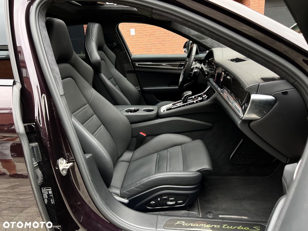 Porsche Panamera Turbo S - 21