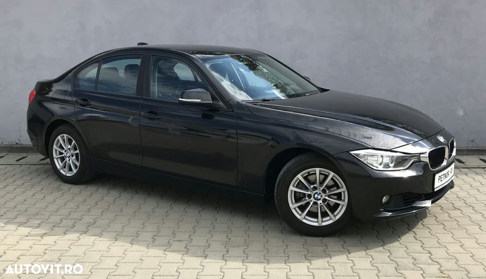 BMW Seria 3 320i Aut. - 3