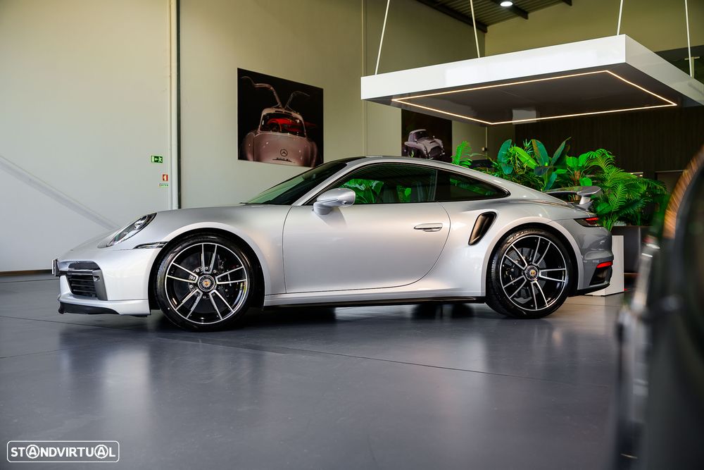 Porsche 911 (992) Turbo S - 8