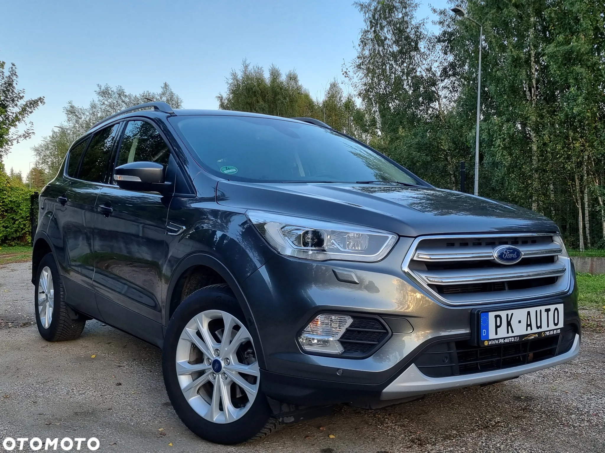 Ford Kuga 1.5 EcoBoost 2x4 Titanium - 3