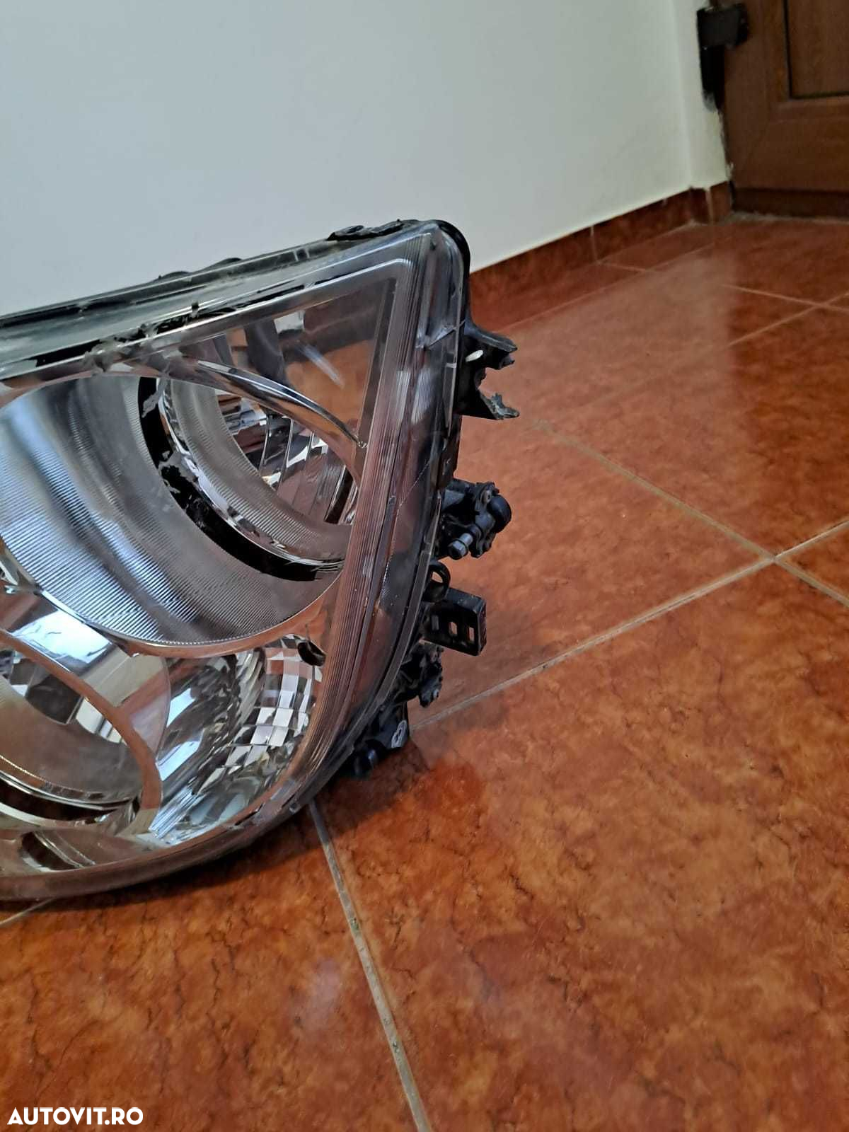 Far stanga original Mercedes Actros MP4 cod A9608200439 - 7