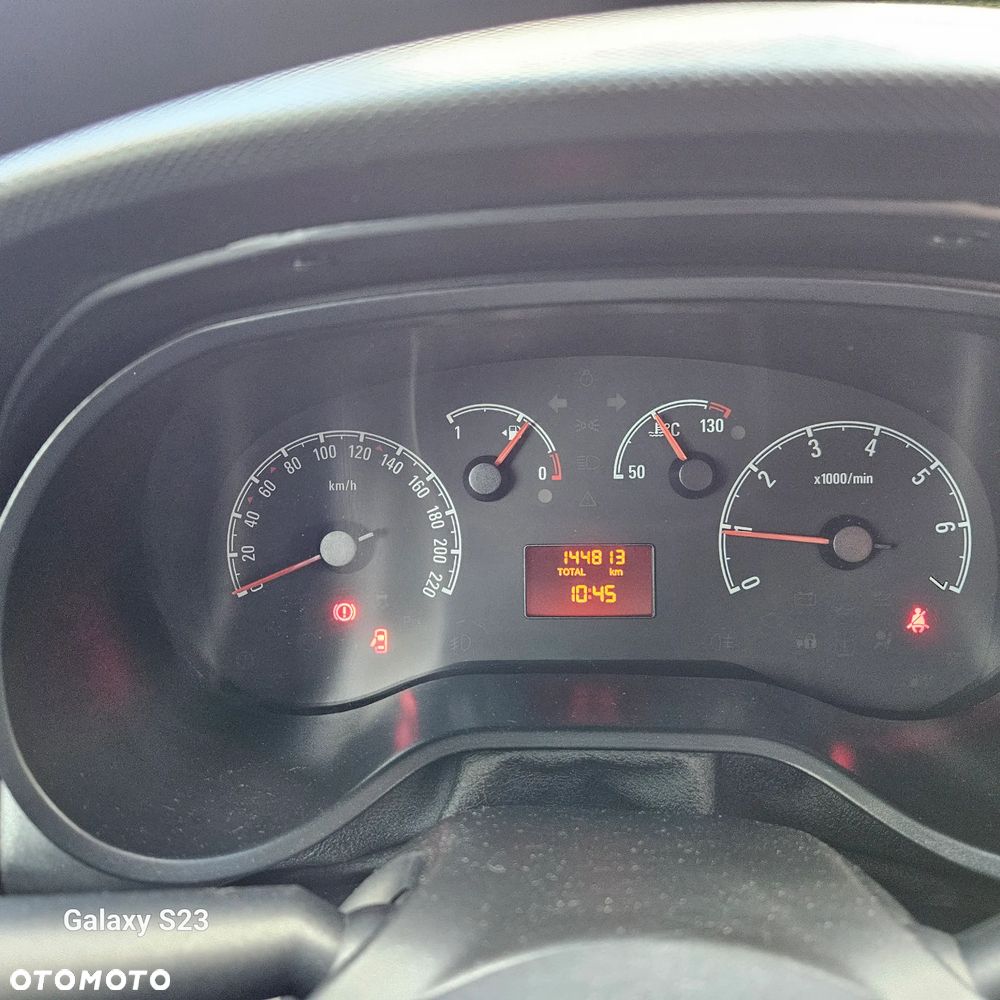 Opel COMBO - 39