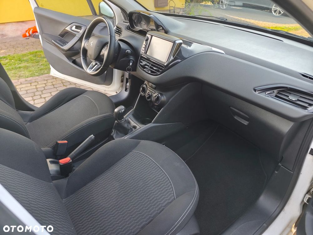 Peugeot 208 PureTech 82 Active - 21
