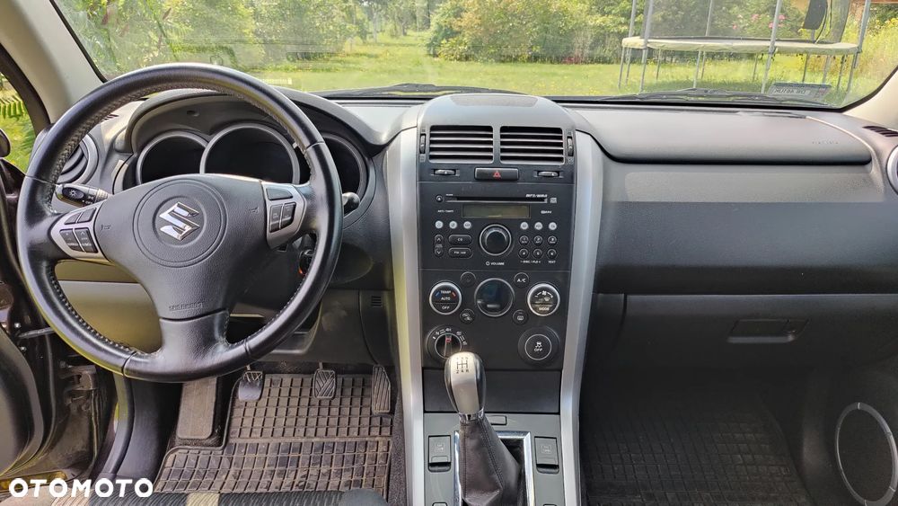 Suzuki Grand Vitara 2.4 Premium EU5 - 11