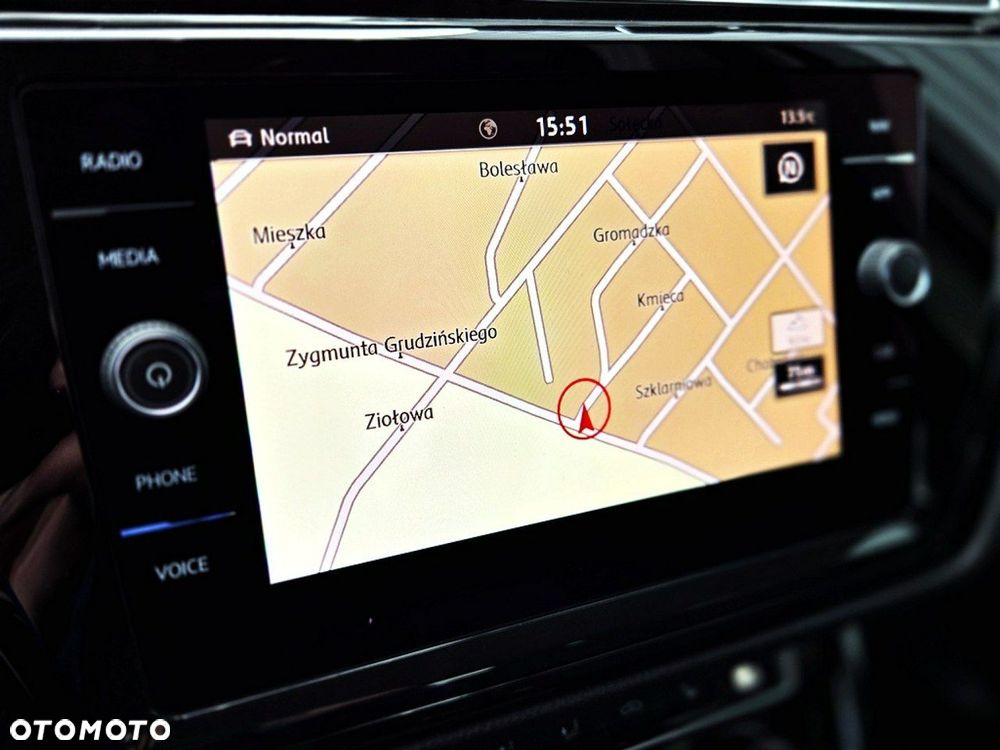 Volkswagen Touran - 14