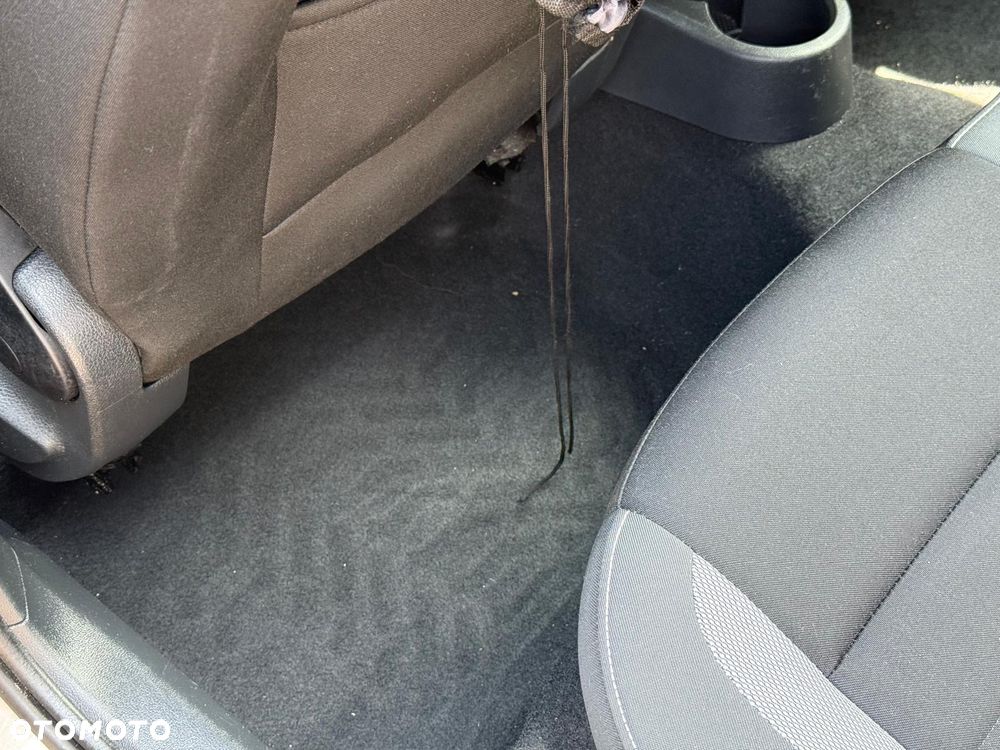 Skoda RAPID Spb 1.2 TSI Ambition - 11