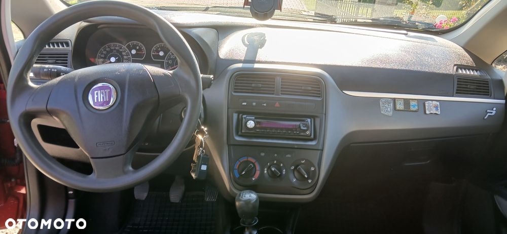 Fiat Punto 1.4 16V Dynamic - 18
