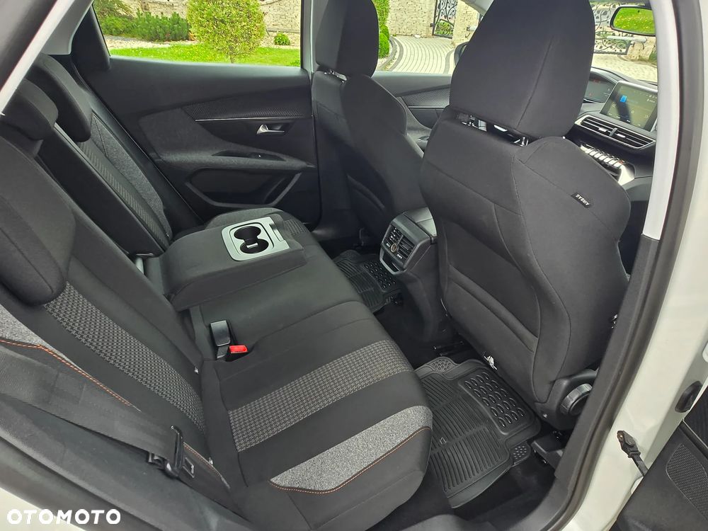Peugeot 3008 1.6 BlueHDi Active S&S - 11