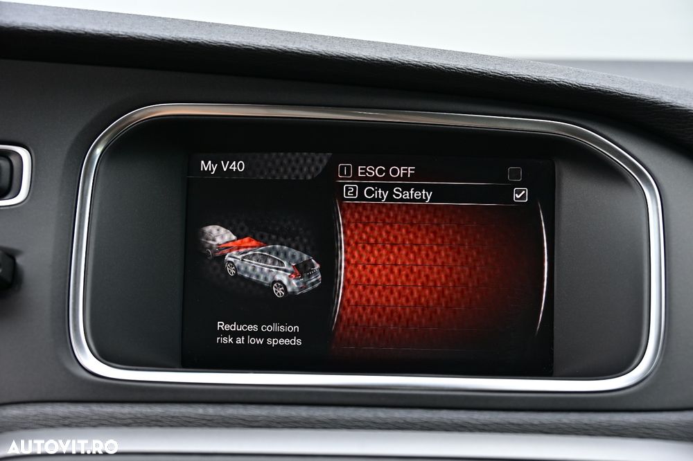 Volvo V40 - 23