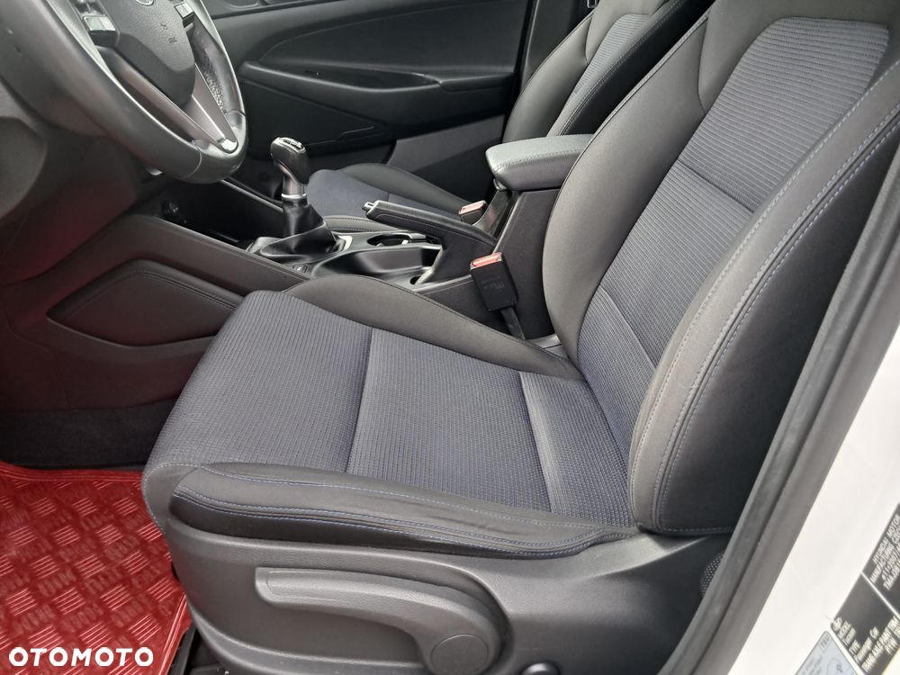 Hyundai Tucson blue 1.7 CRDi 2WD Style - 16