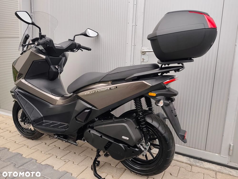 Kymco Skytown - 6