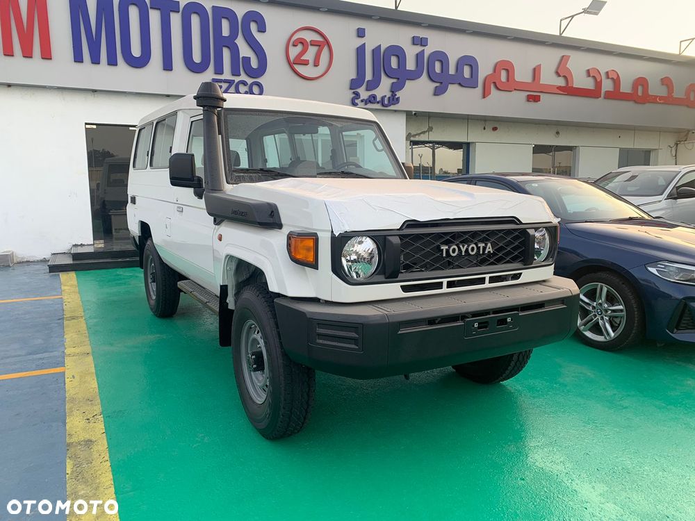 Toyota Land Cruiser - 2