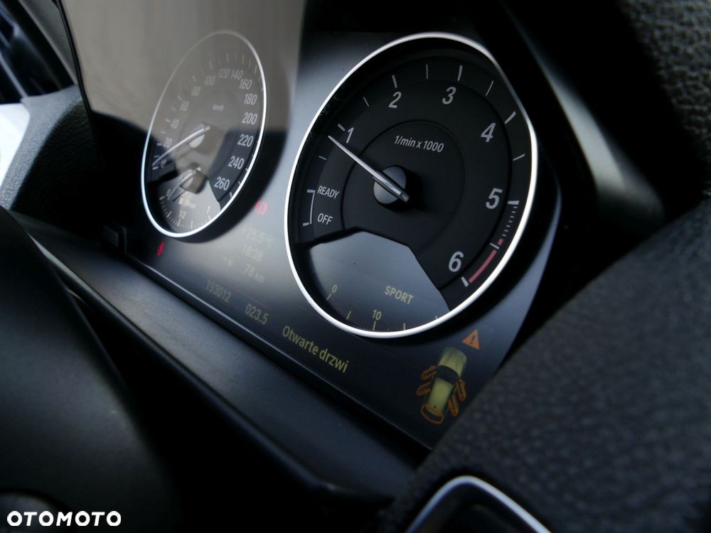 BMW Seria 1 118d DPF Edition Sport - 31