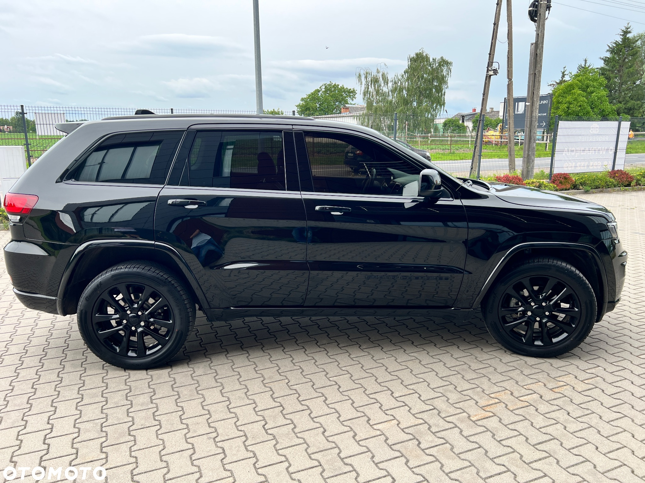 Jeep Grand Cherokee - 31