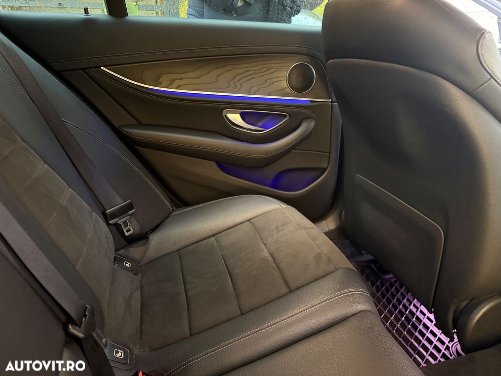 Mercedes-Benz E 220 d 4MATIC 9G-TRONIC AMG Line - 11