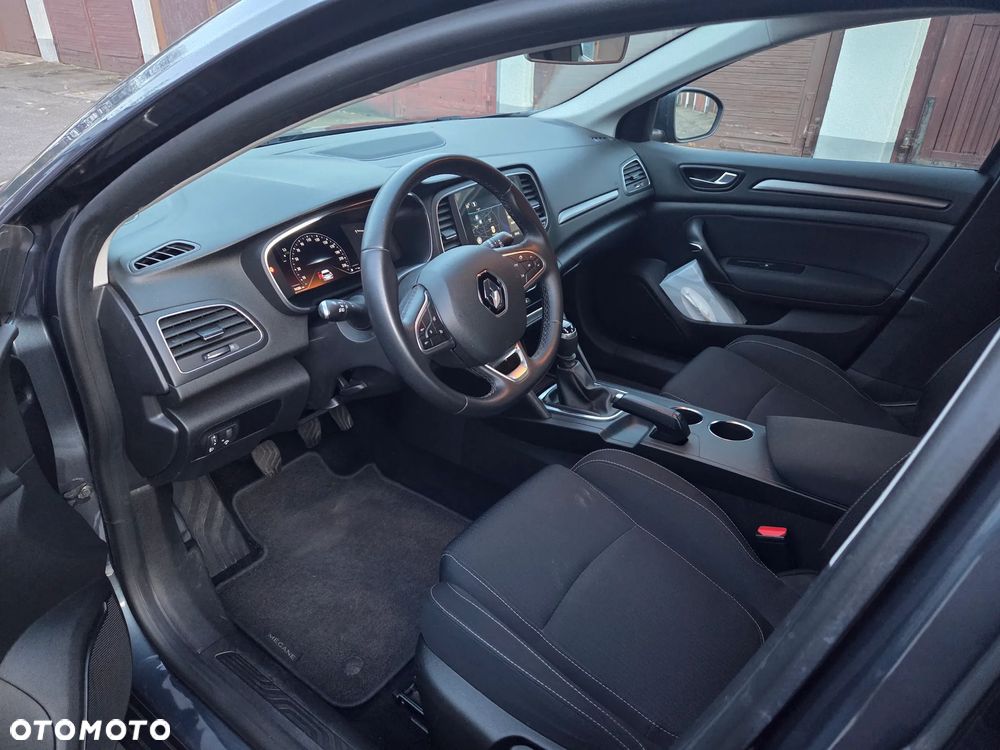 Renault Megane Grandtour TCe 140 GPF BUSINESS EDITION - 10
