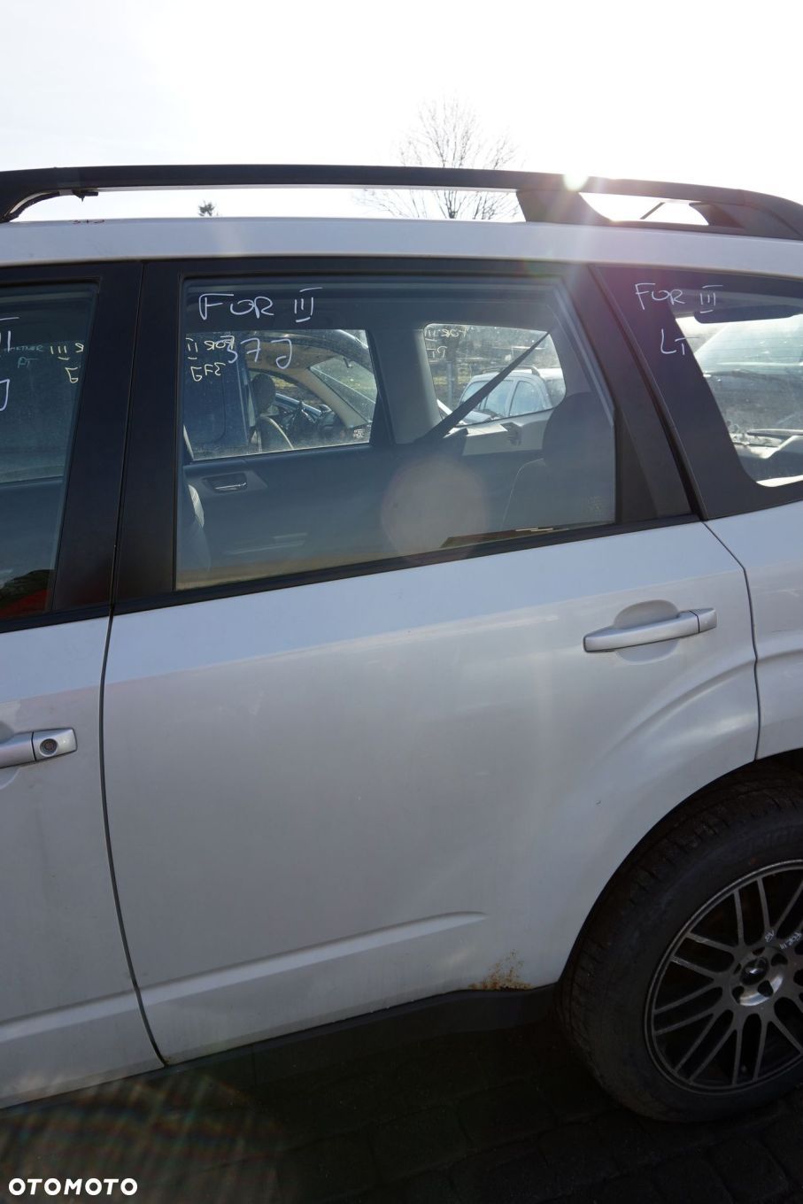 DRZWI TYLNE LEWE FORESTER III SH 37J  BIAŁY SUBARU 2008-2013 - 1